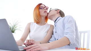 18videoz - الشرج الجنس يفتح آفاق جديدة لهذا حريصة صغير