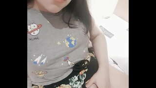 Тийн уличница записва видео за баща си