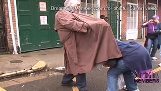 Kuum Milfs Tabanud Tänavatel Helmed New Orleans