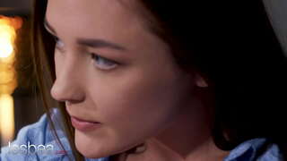 Lesbea Alya สตาร์ค facesitting และโรแมนติกเซ็กซ์กับเชคที่รักอยู่ในส้นสูง